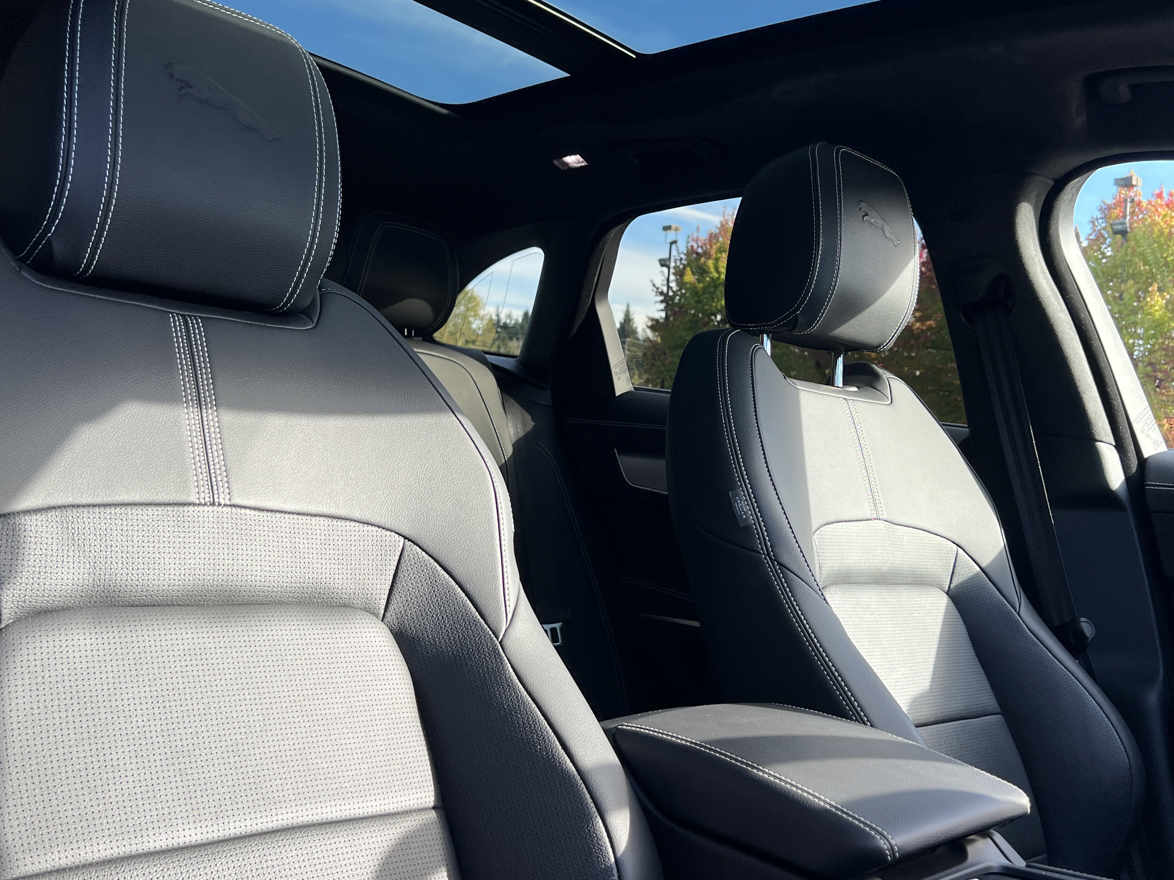 Certified 2025 Jaguar F-PACE R-Dynamic S image 13