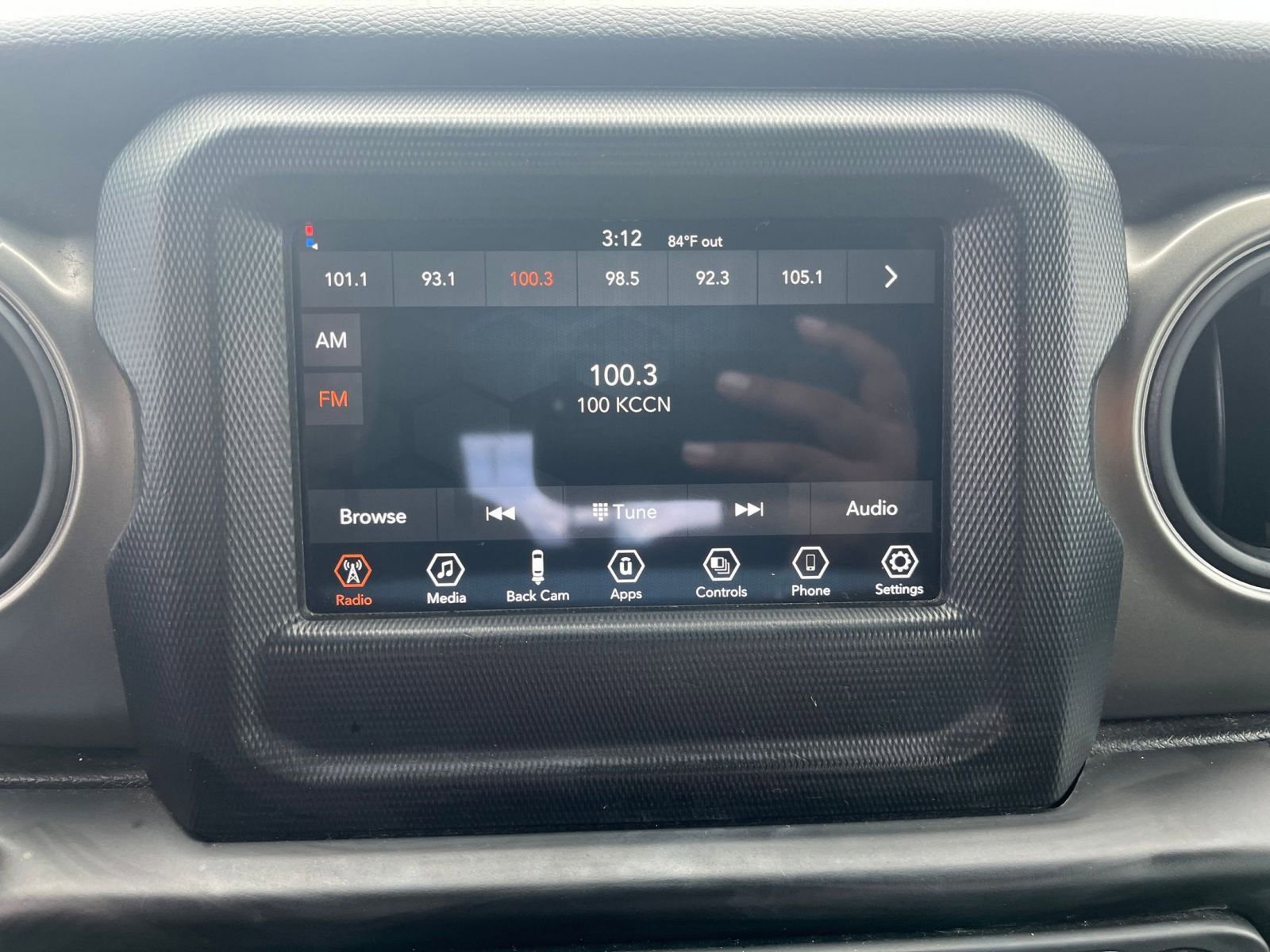 Used 2023 Jeep Wrangler Sport image 21