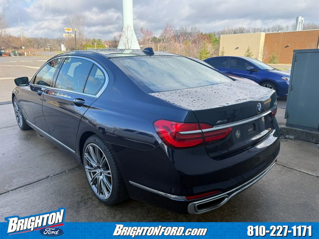 Used 2016 BMW 750i xDrive image 7