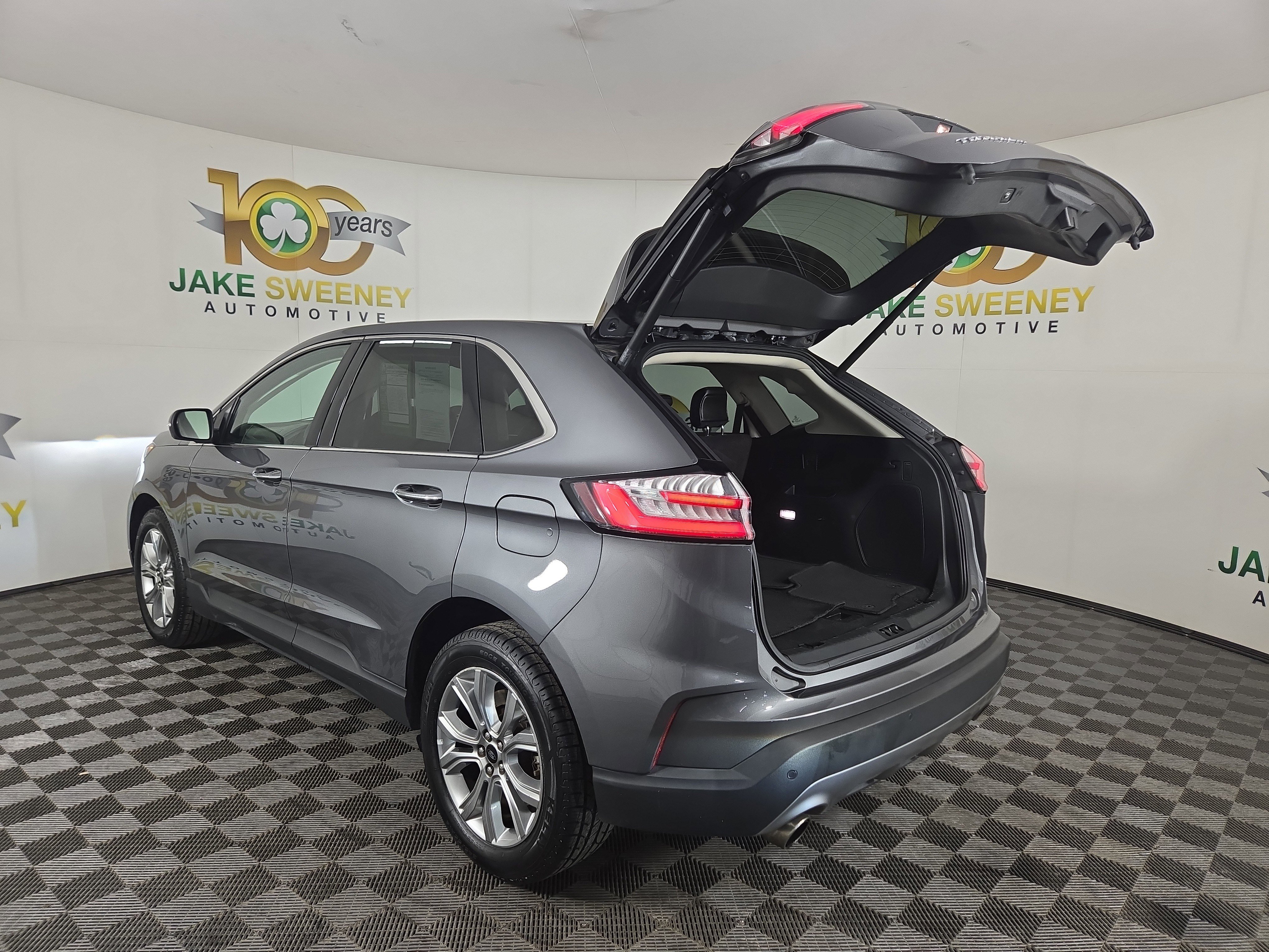 Used 2024 Ford Edge Titanium image 31