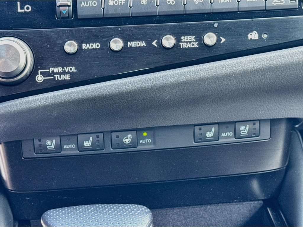 Used 2023 Lexus ES 300h F Sport w/ Accessory Package (Z1) FWD image 19