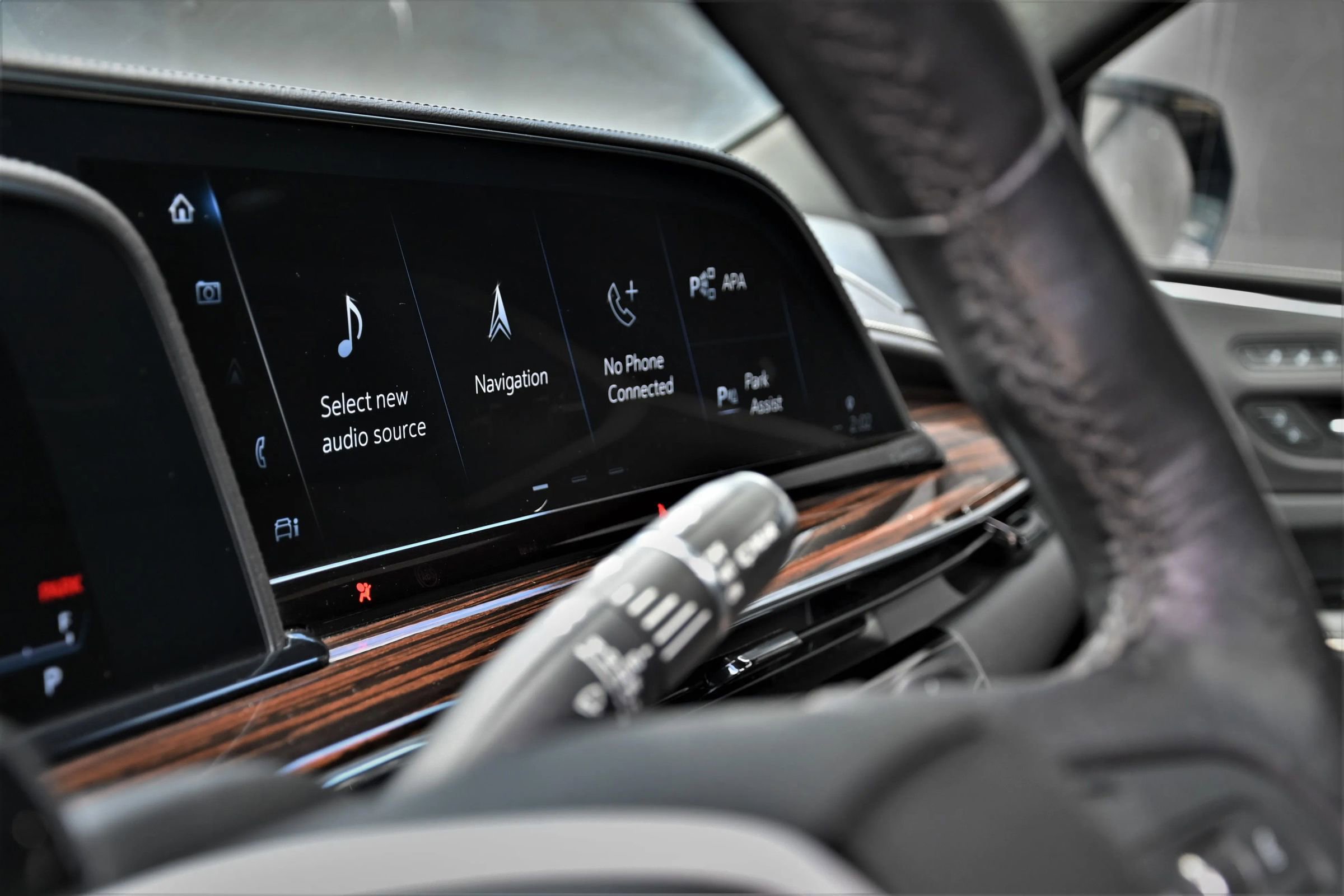 Used 2022 Cadillac Escalade ESV Premium Luxury AWD/4WD image 15