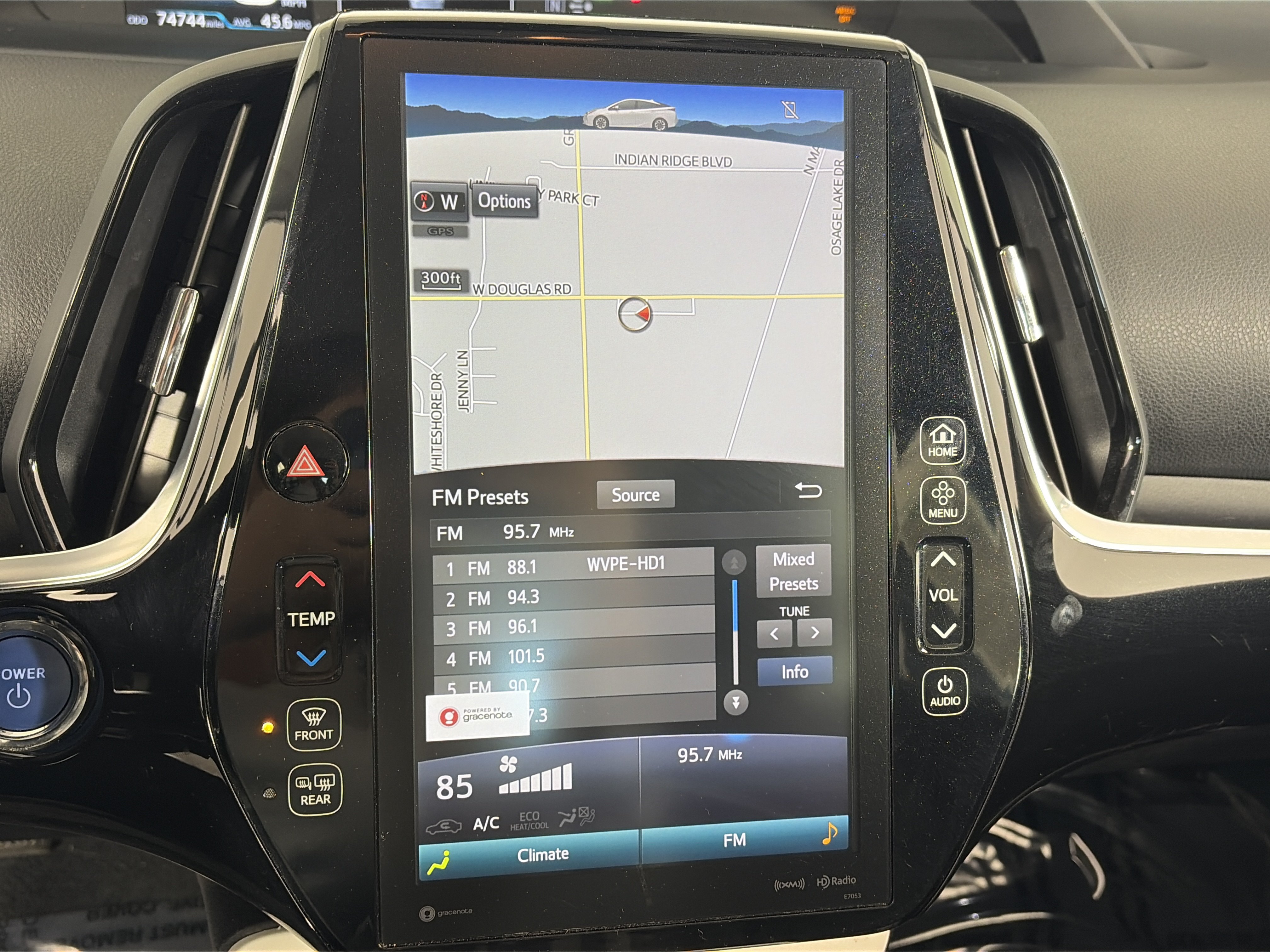 Used 2018 Toyota Prius Four Touring FWD image 20