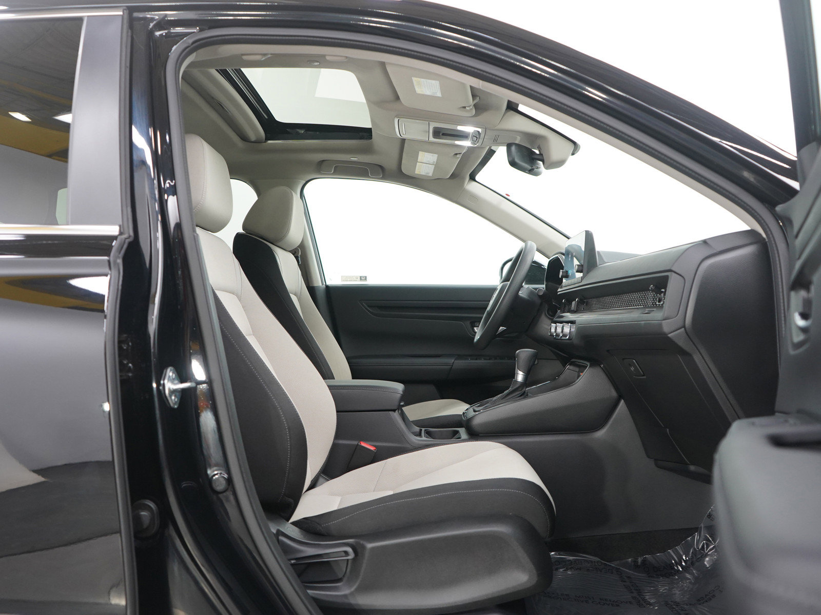 Used 2025 Honda CR-V EX image 12