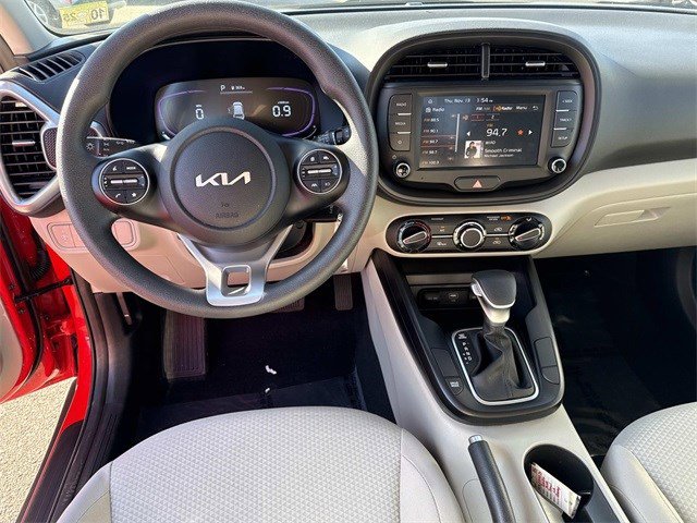 Certified 2025 Kia Soul LX w/ LX Technology Package image 17