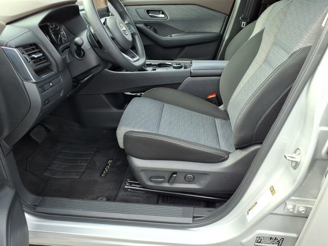 Used 2023 Nissan Rogue SV image 17