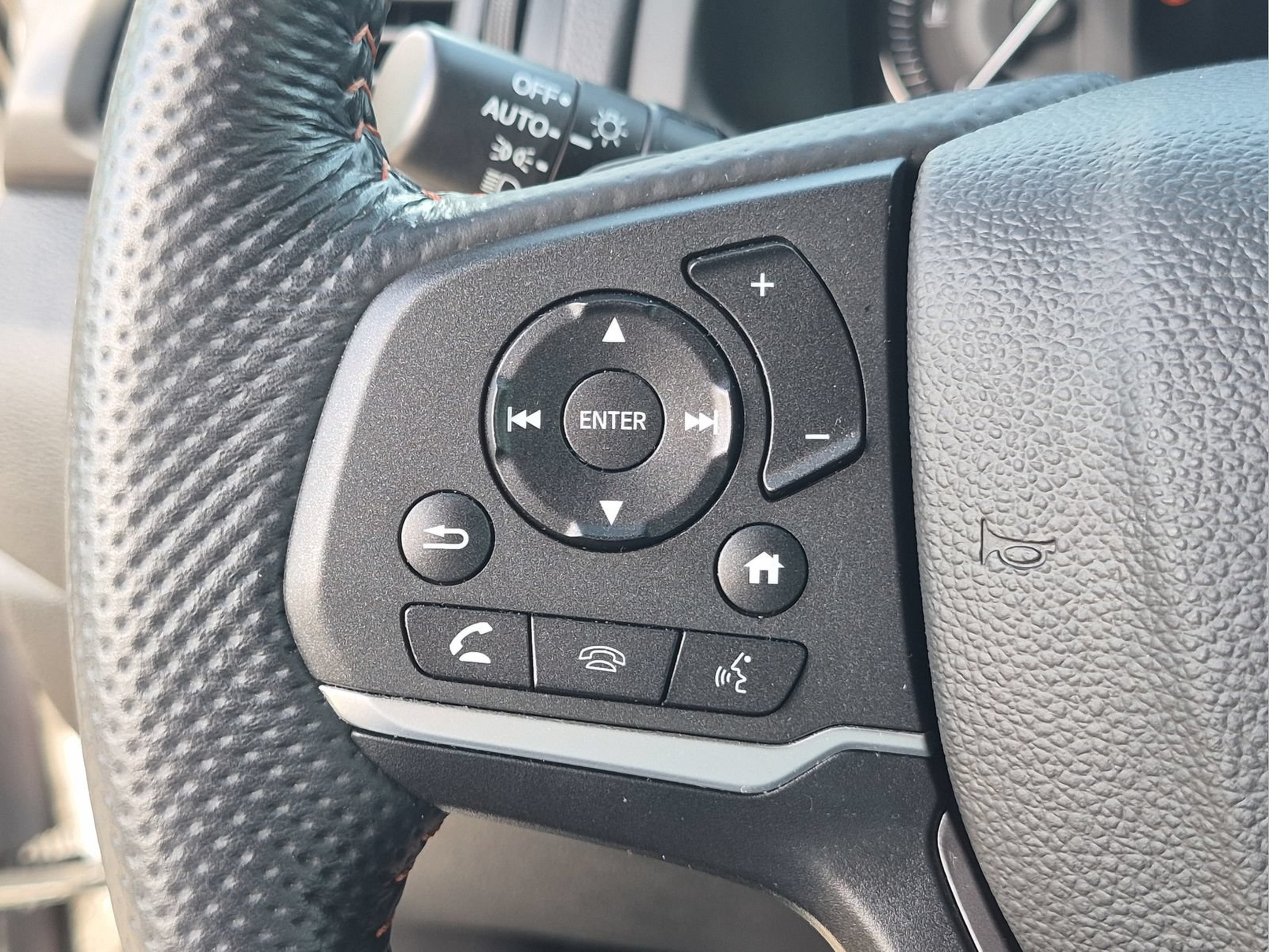 Used 2025 Honda Passport TrailSport image 12