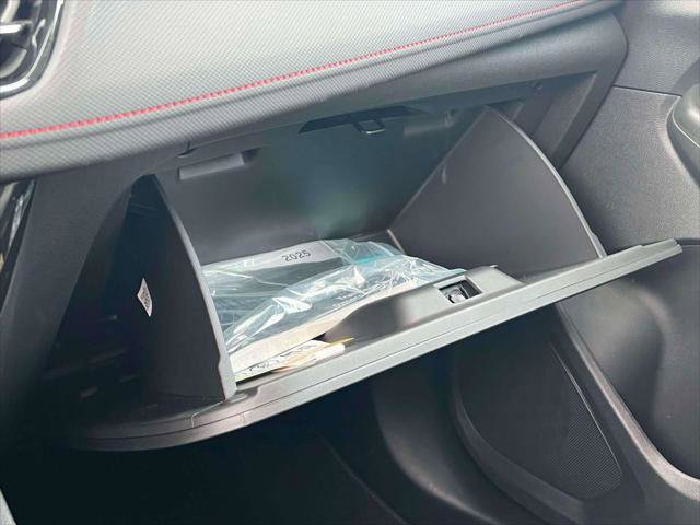 Used 2025 Chevrolet TrailBlazer RS w/ Driver Confidence Package image 27