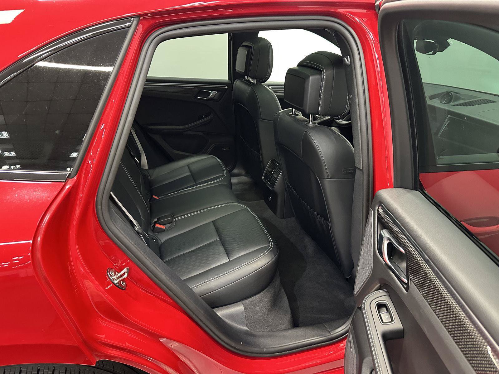 Used 2024 Porsche Macan S AWD/4WD image 36
