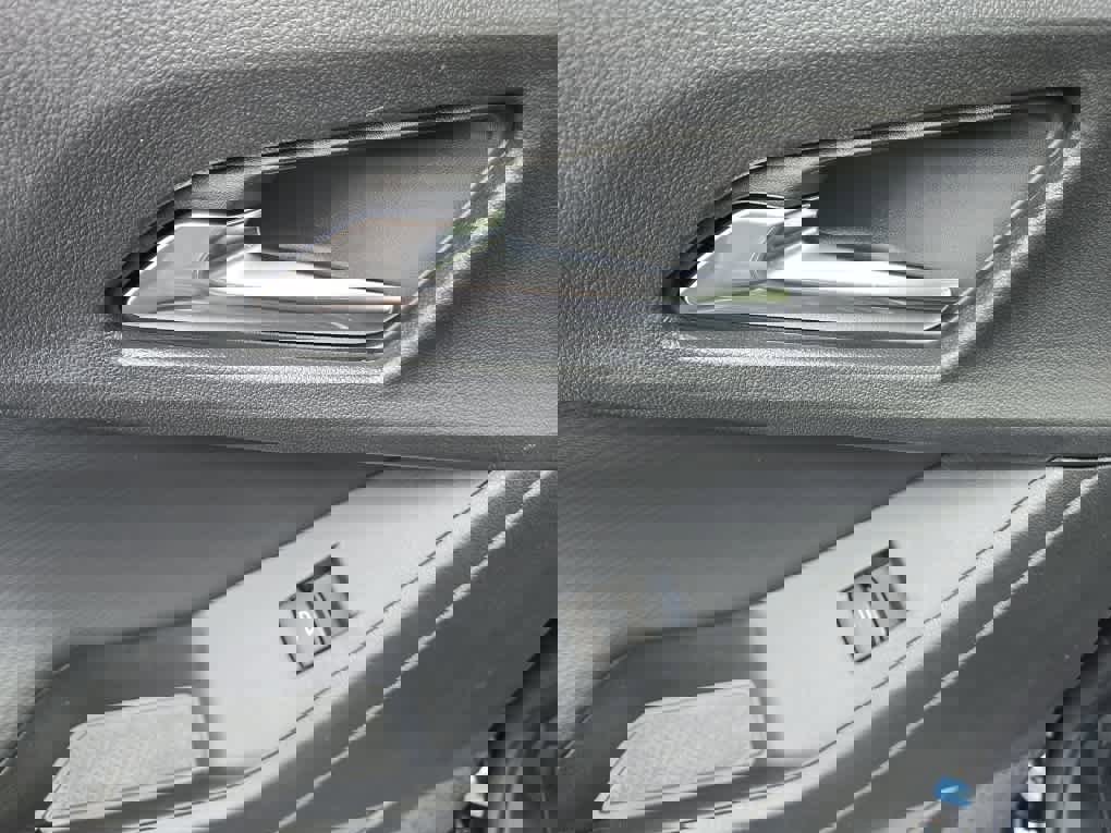 New 2026 Chevrolet Equinox LT w/ Convenience Package II image 30