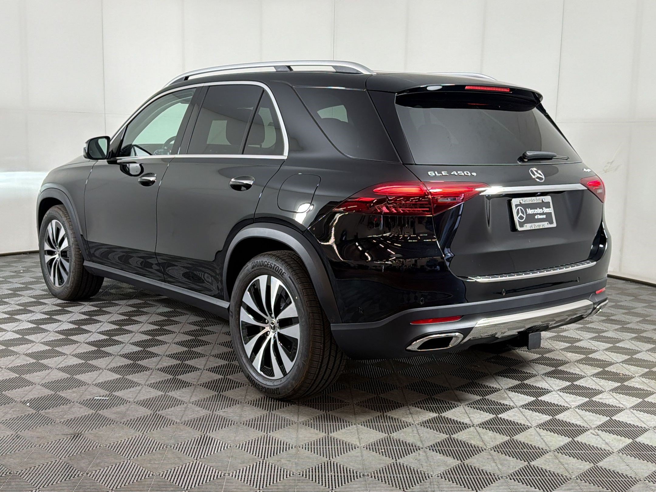 Used 2026 Mercedes-Benz GLE 450e 4MATIC image 3