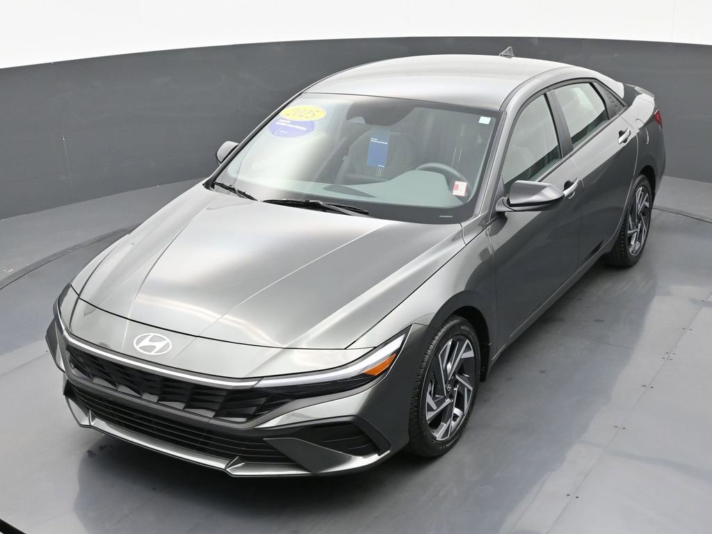 Certified 2025 Hyundai Elantra Sport image 42