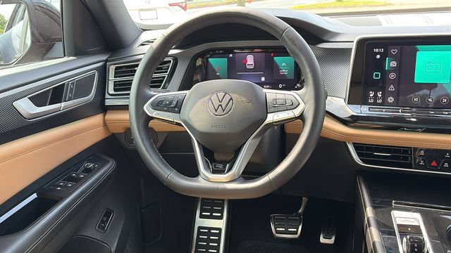 Used 2025 Volkswagen Atlas Cross Sport SEL R-Line AWD/4WD image 23