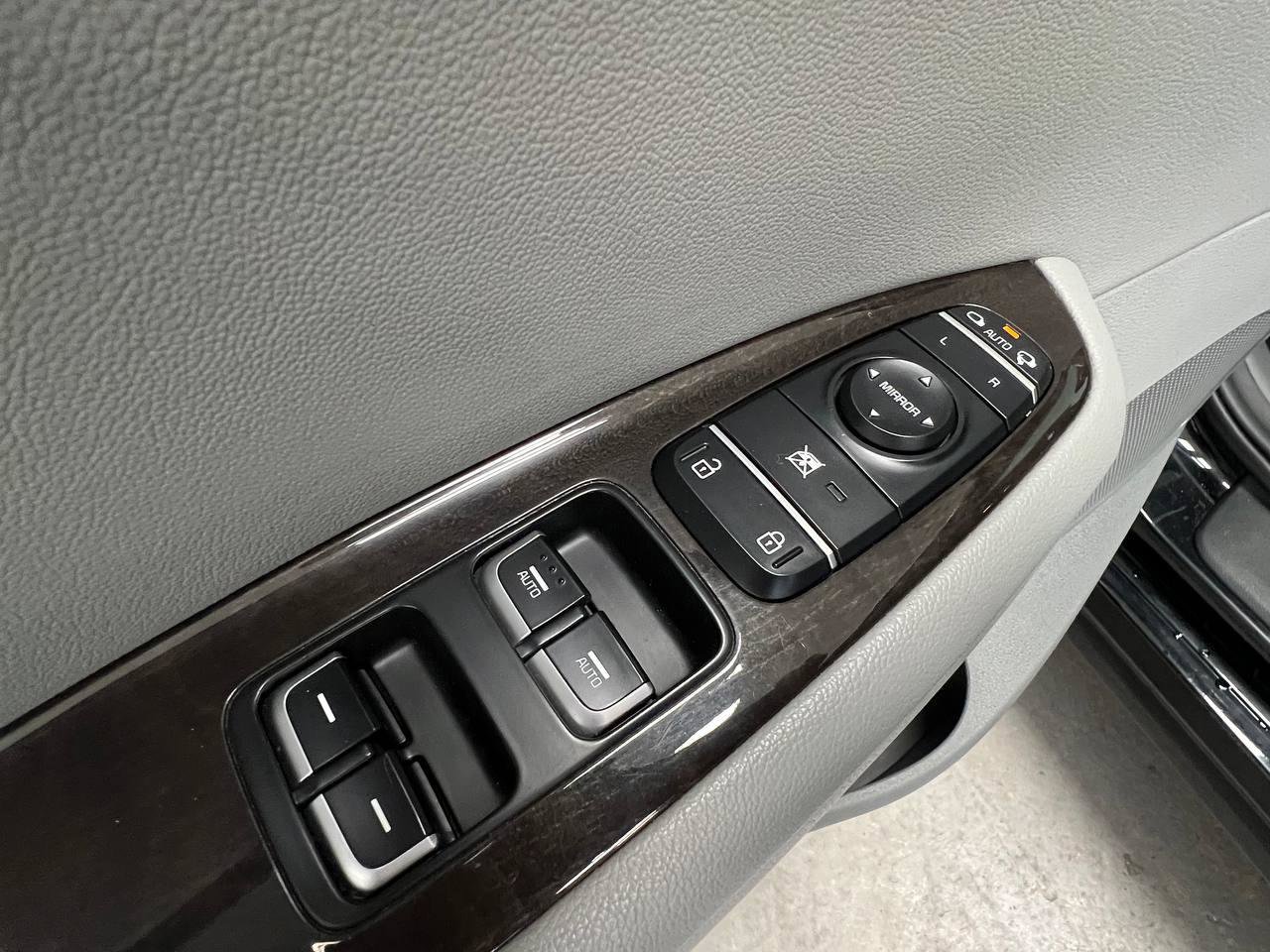 Used 2018 Kia Optima EX FWD image 23