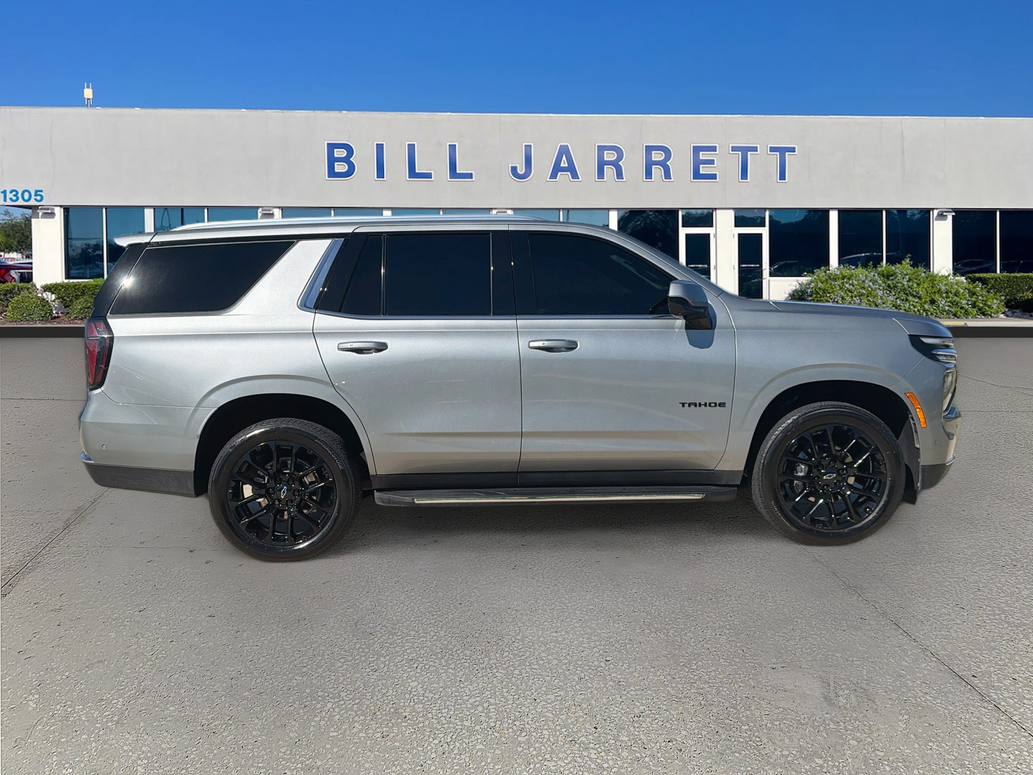 Used 2025 Chevrolet Tahoe LS AWD/4WD image 8