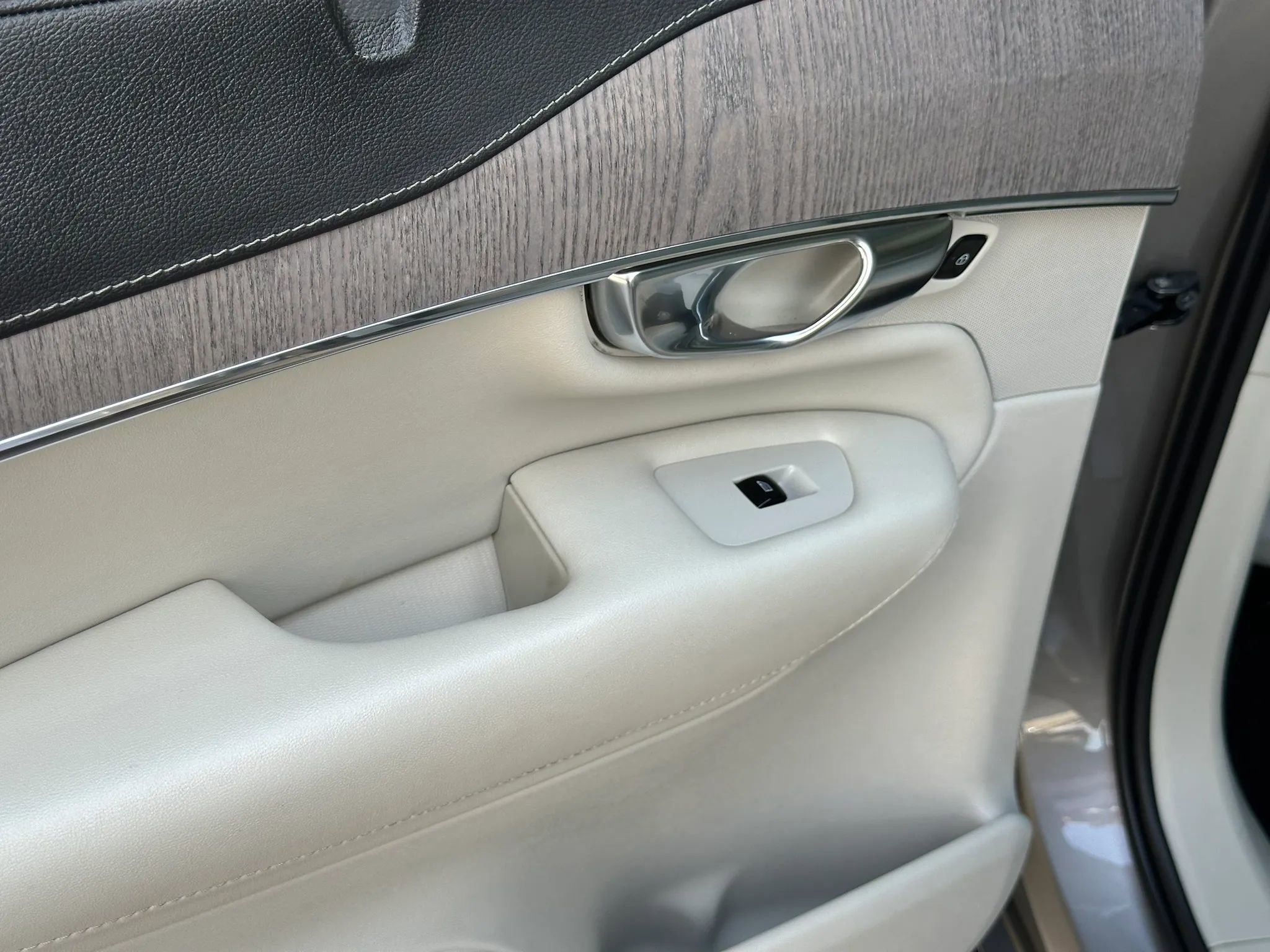 Used 2022 Volvo XC90 T6 Inscription w/ Advanced Package AWD/4WD image 17