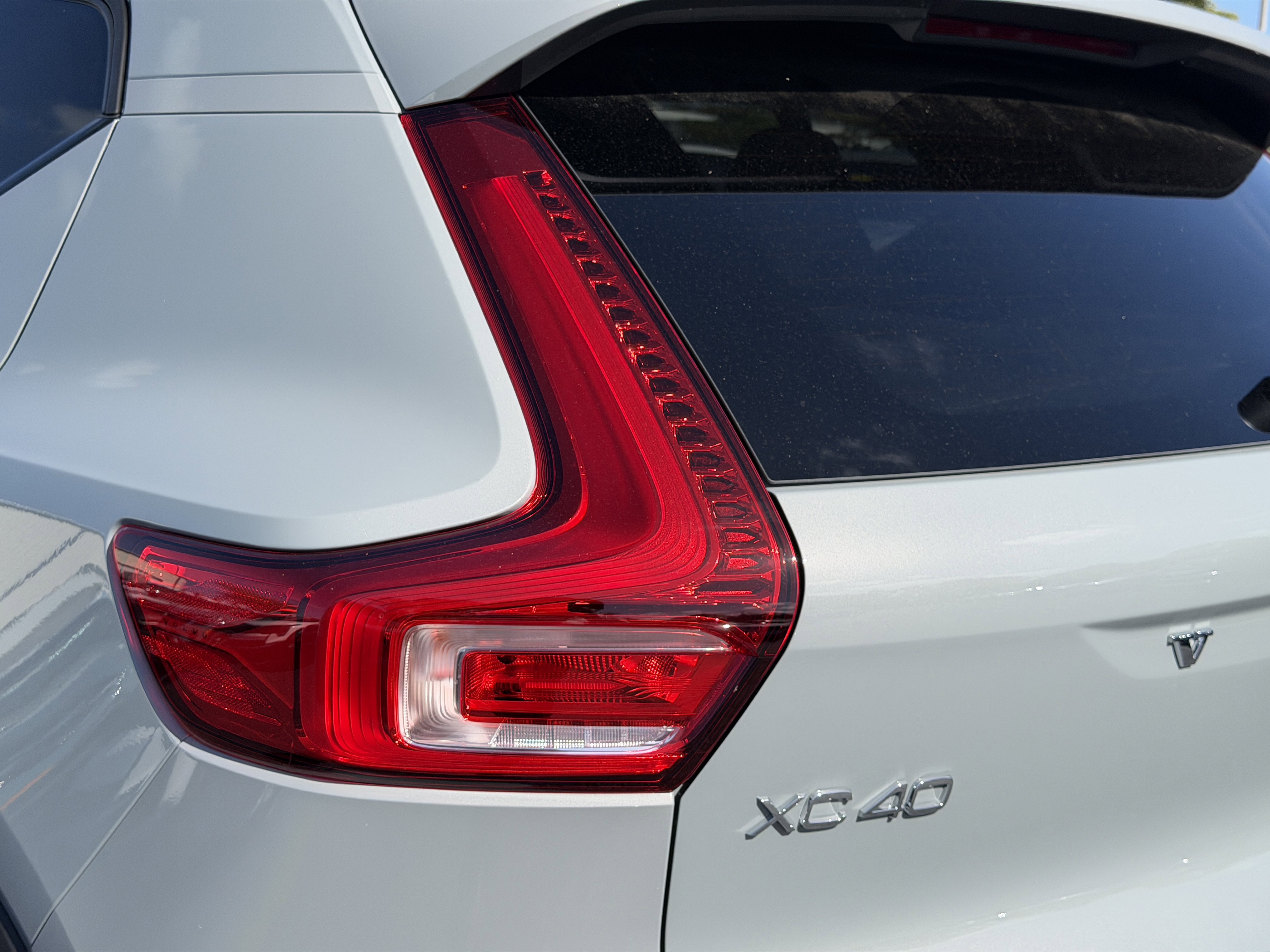 New 2026 Volvo XC40 B5 Plus w/ Climate Package AWD/4WD image 9