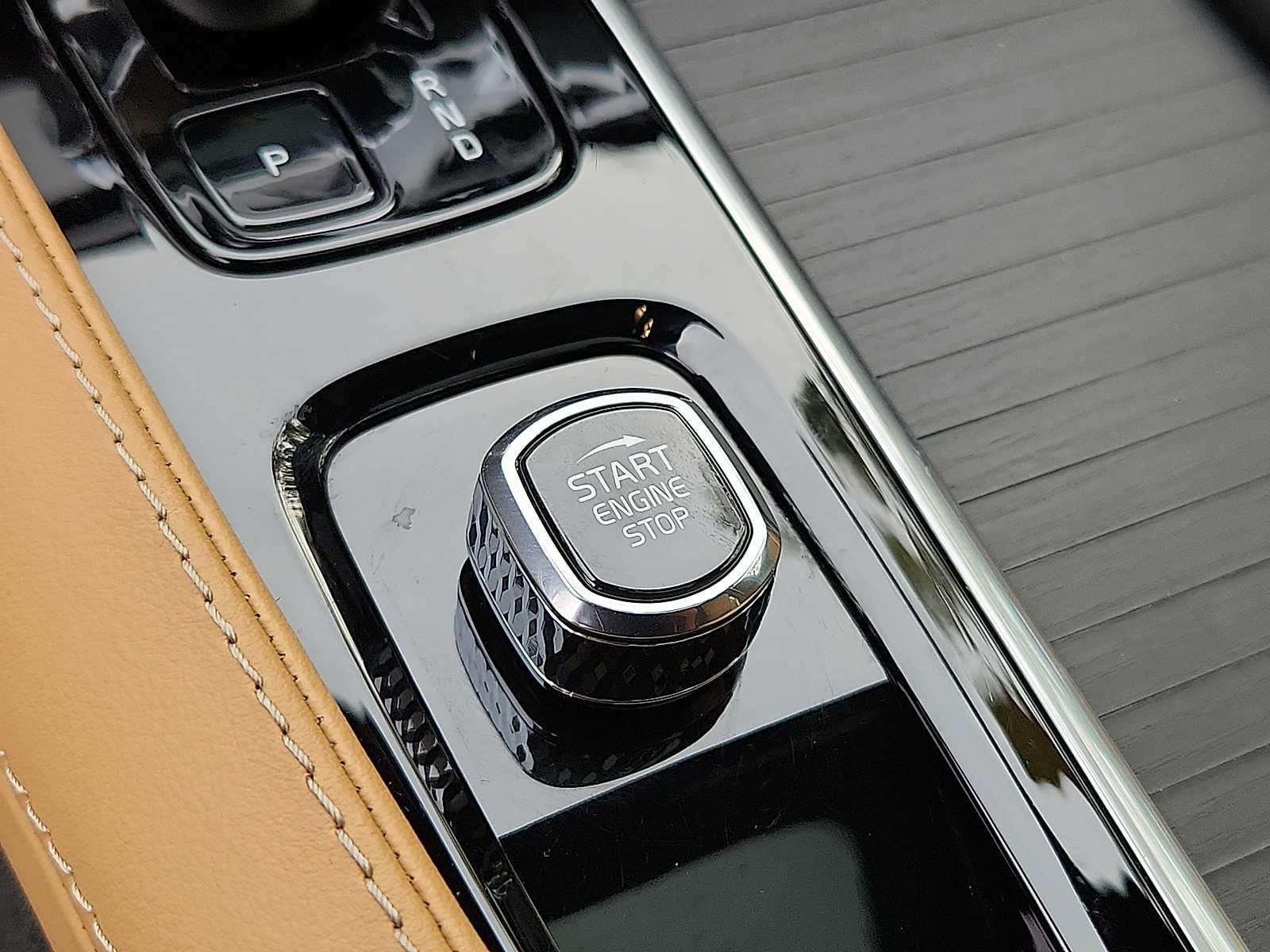 Certified 2024 Volvo XC90 B6 Ultimate AWD/4WD image 23