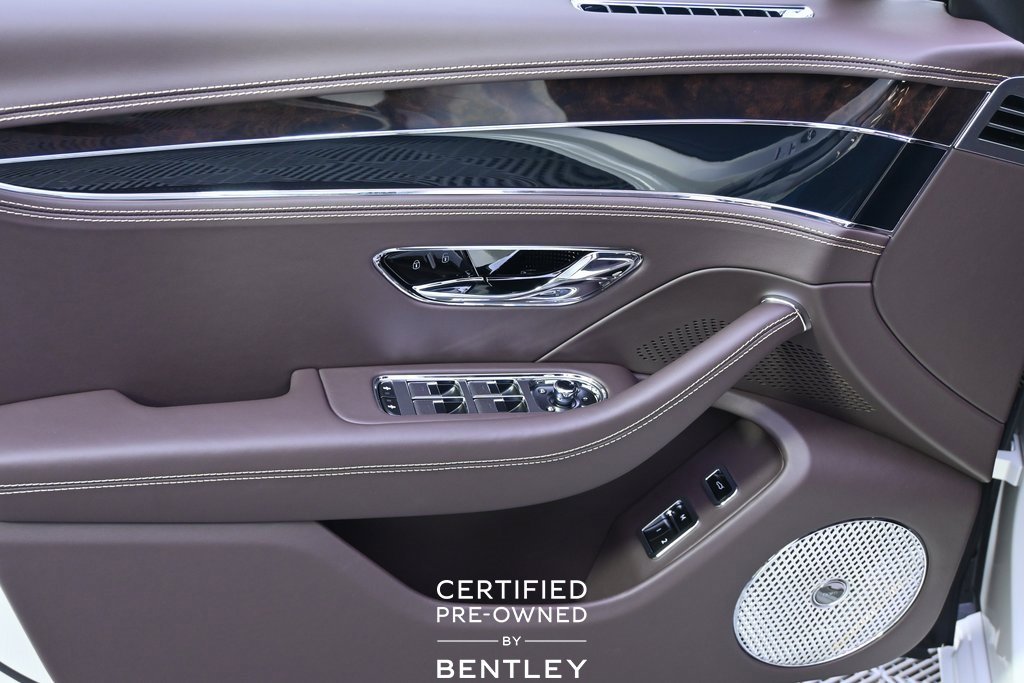 Used 2024 Bentley Flying Spur V8 image 25
