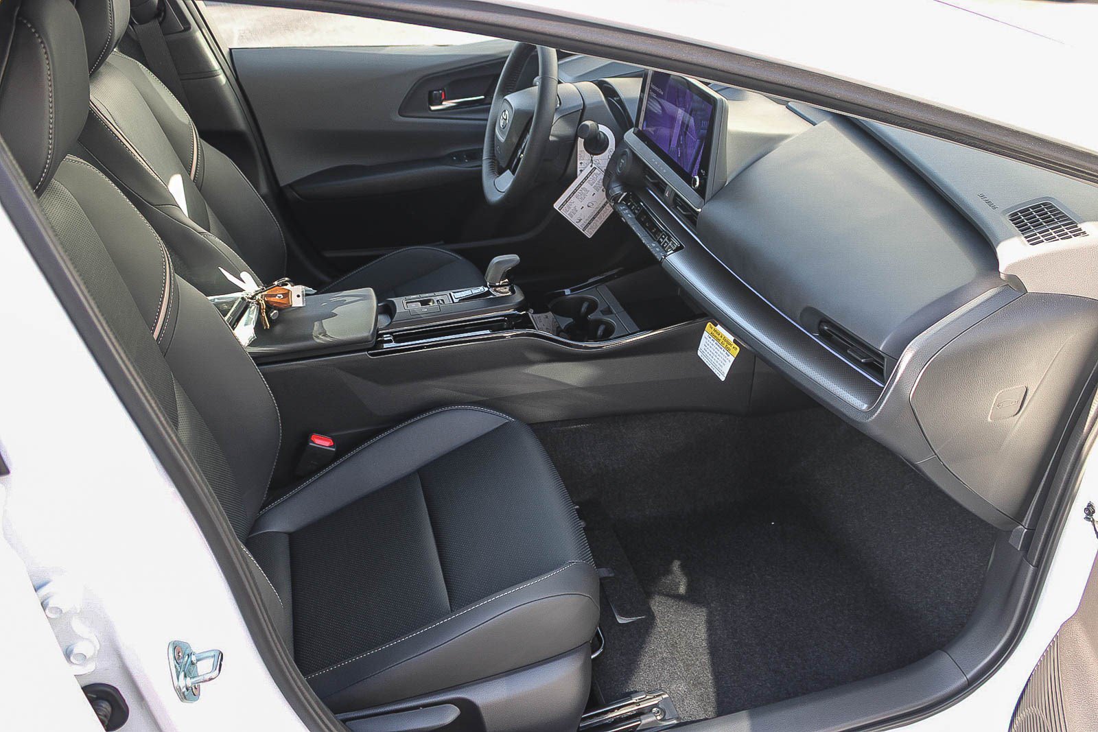 New 2027 Toyota Prius Limited FWD image 19