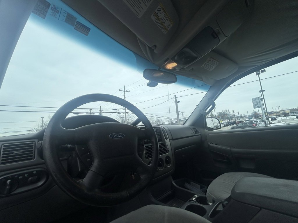 Used 2005 Ford Explorer XLT image 15