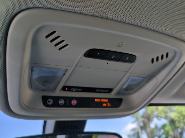 Used 2020 Chevrolet Traverse LT image 23