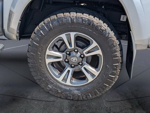 Used 2018 Toyota Tacoma TRD Sport RWD image 11
