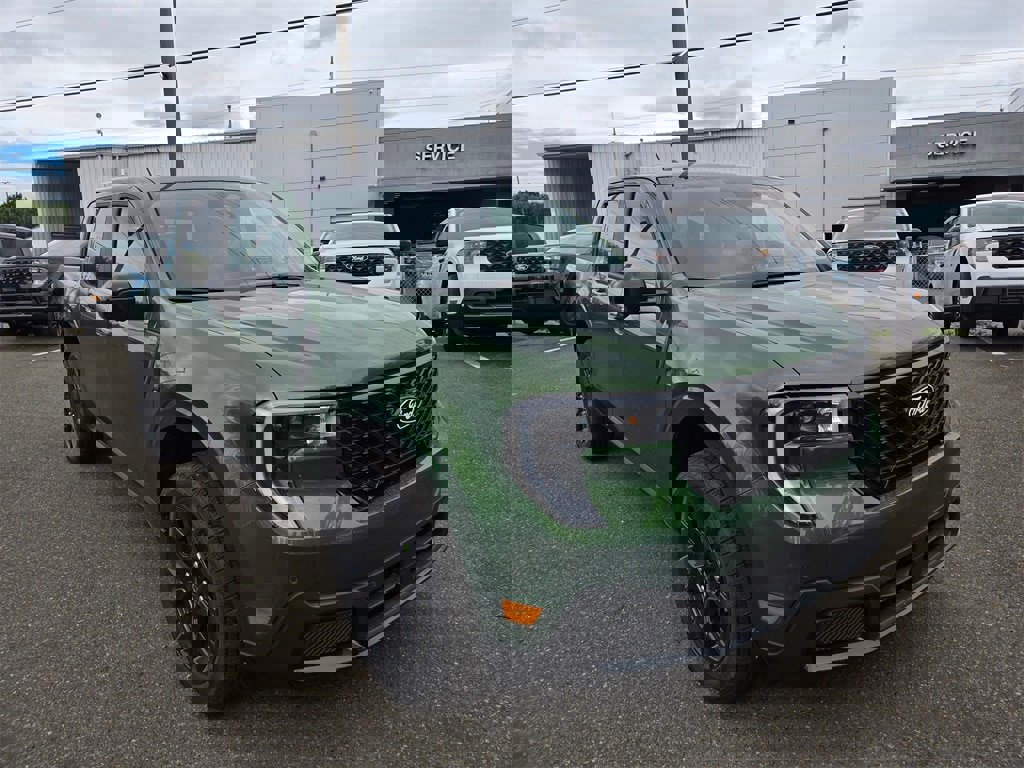 New 2025 Ford Maverick Lariat w/ Black Appearance Package image 3