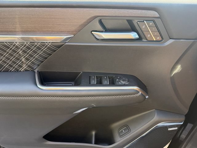 New 2026 GMC Acadia Denali w/ Super Cruise Package FWD image 32