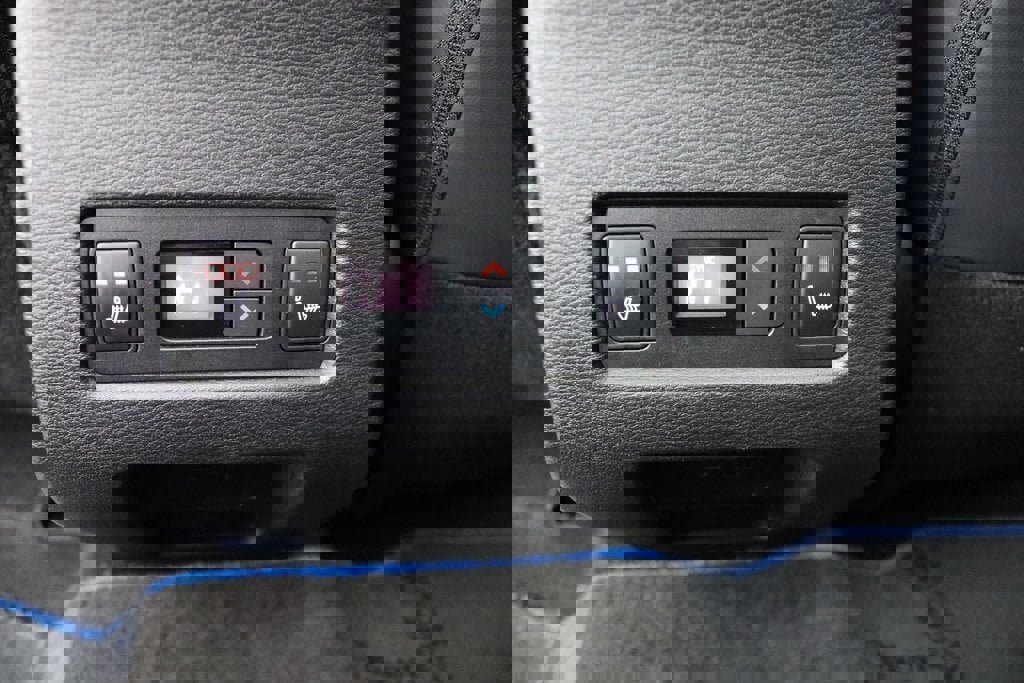 Used 2025 Mitsubishi Outlander SEL image 24