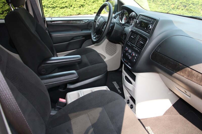 Used 2015 Dodge Grand Caravan SE w/ Quick Order Package 29E SE FWD image 13