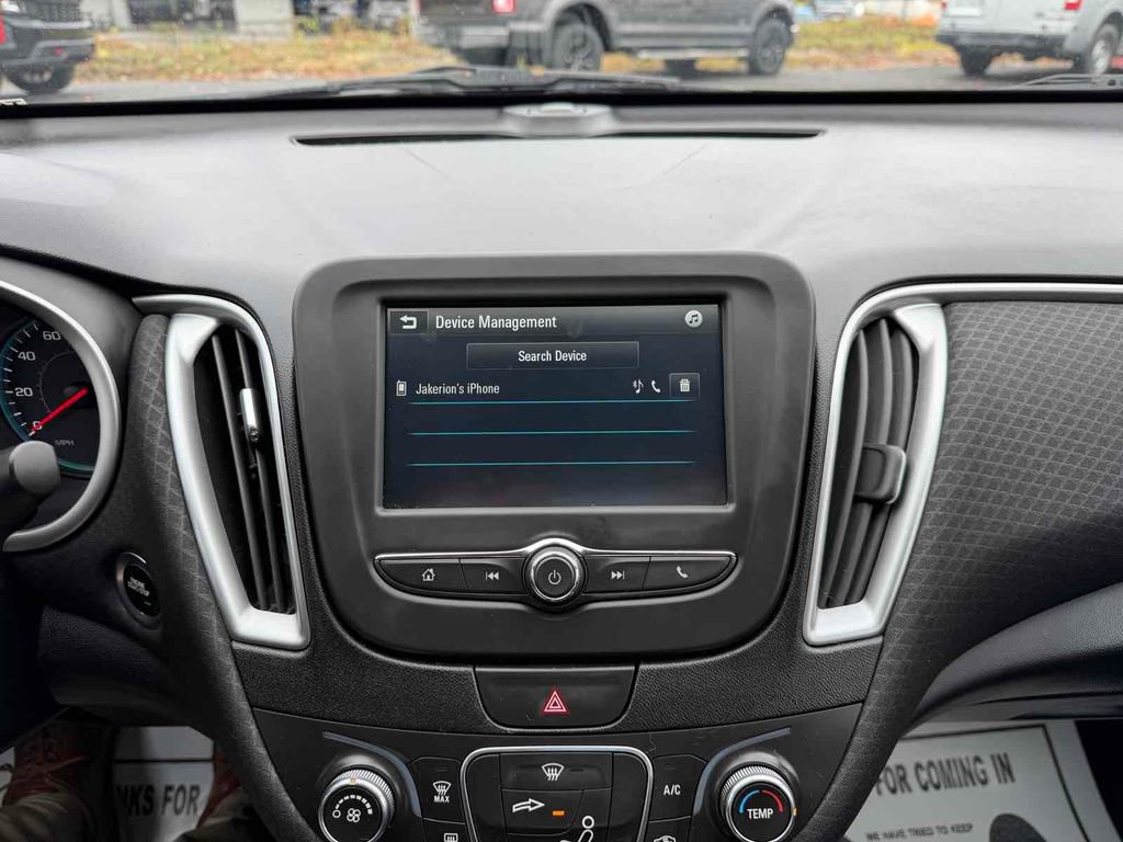 Used 2018 Chevrolet Malibu LS image 27