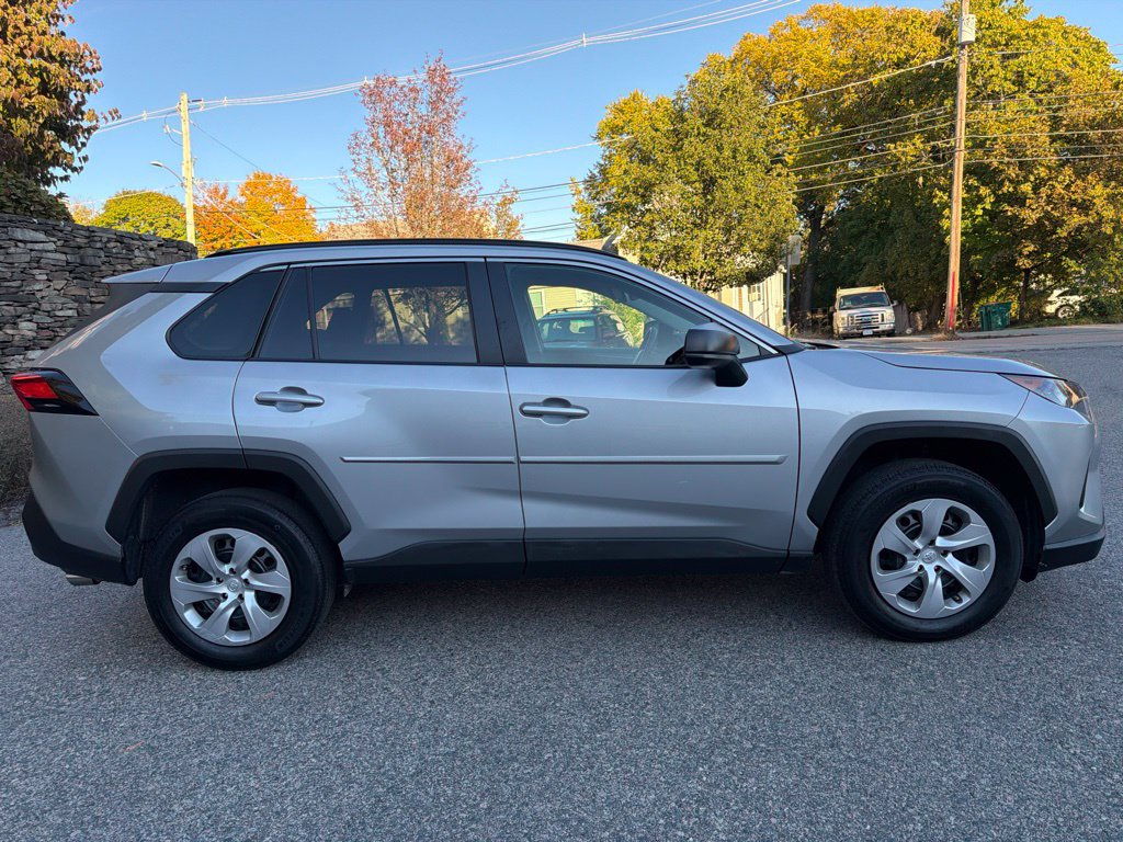 Used 2021 Toyota RAV4 LE AWD/4WD image 8