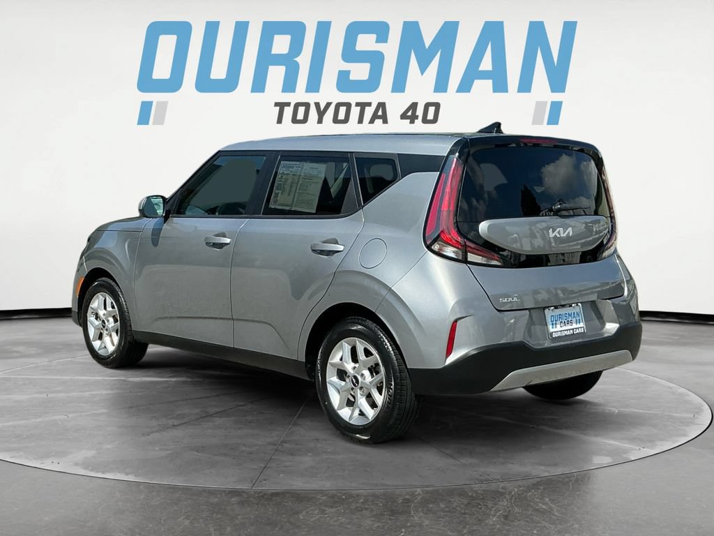 Used 2024 Kia Soul LX w/ Option Group 015 FWD image 5