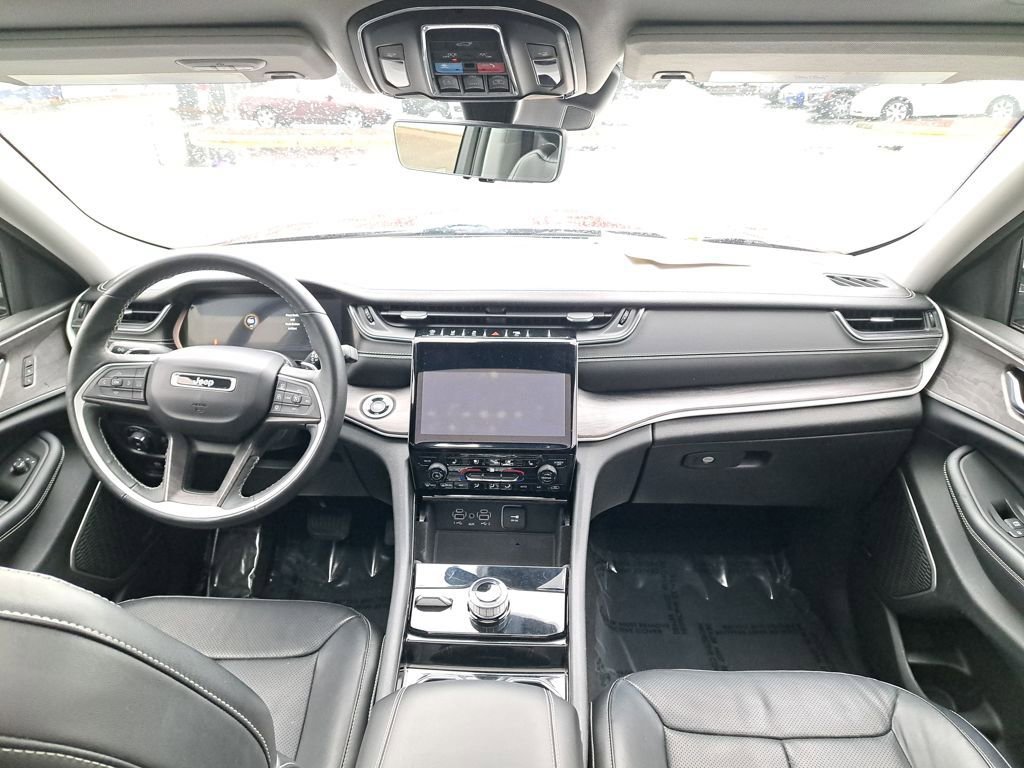 Used 2021 Jeep Grand Cherokee L Limited w/ Luxury Tech Group II image 18