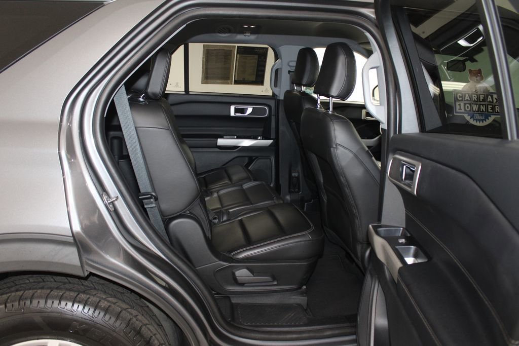 Used 2022 Ford Explorer XLT w/ Equipment Group 202A image 34