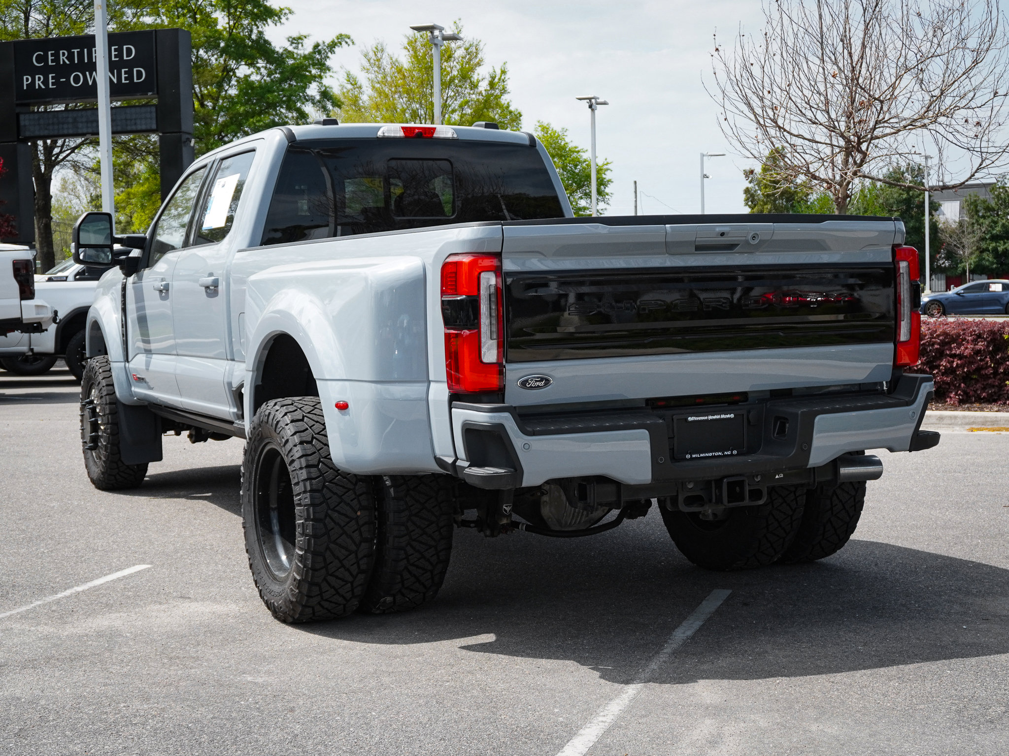 Used 2025 Ford F450 Platinum AWD/4WD image 8