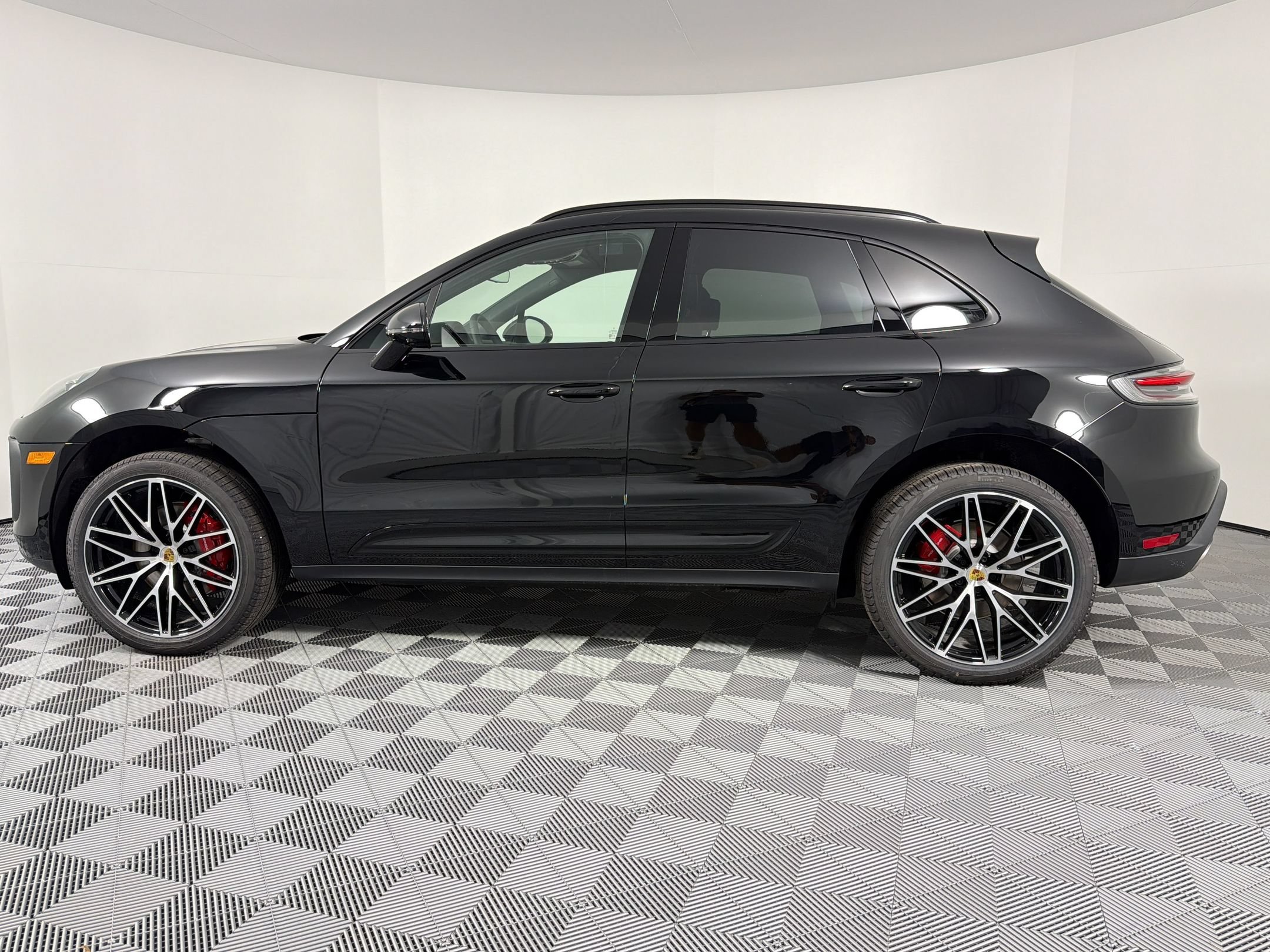 New 2026 Porsche Macan S AWD/4WD image 2