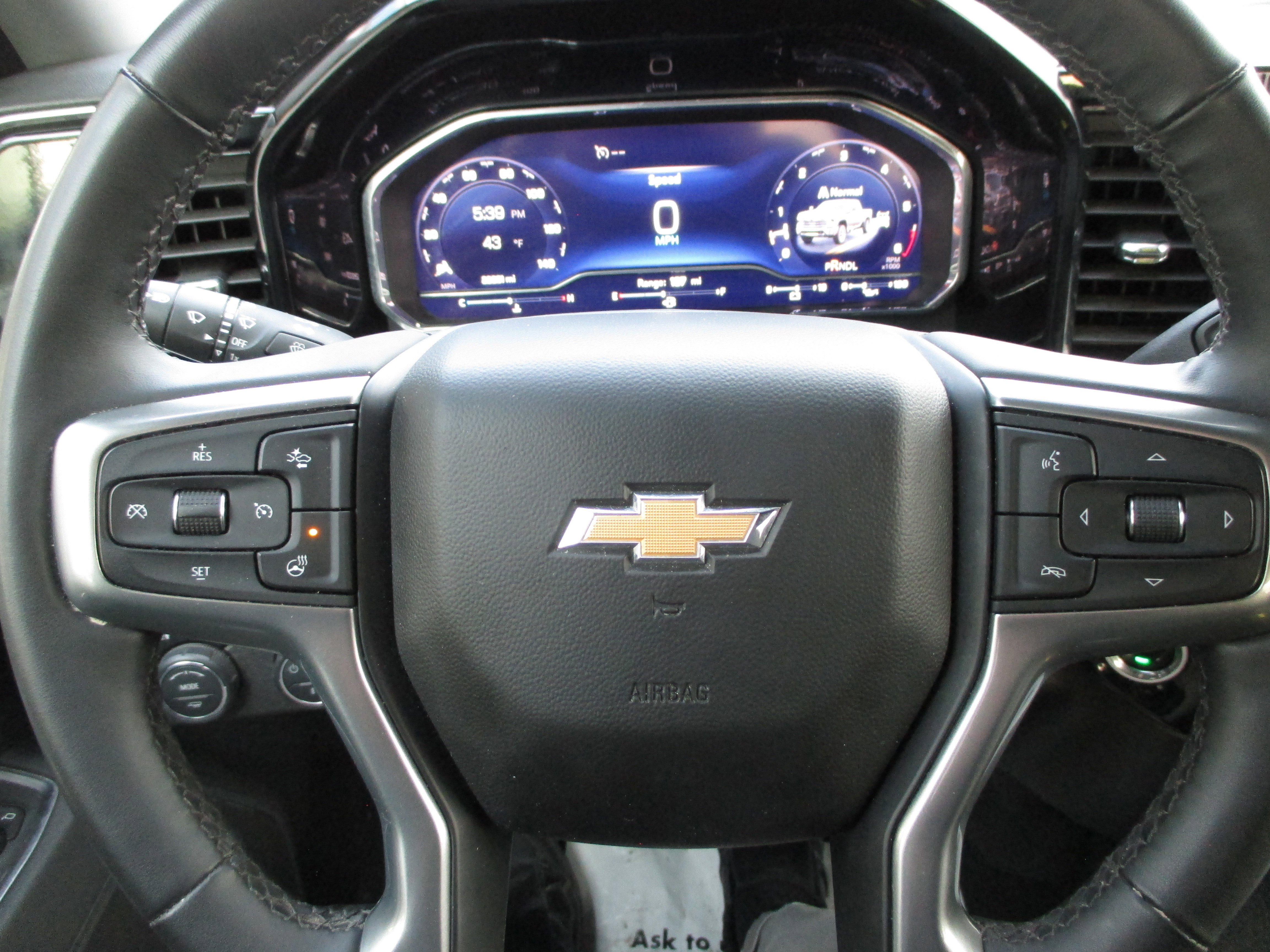 Used 2025 Chevrolet Silverado 2500 LT w/ Convenience Package image 21