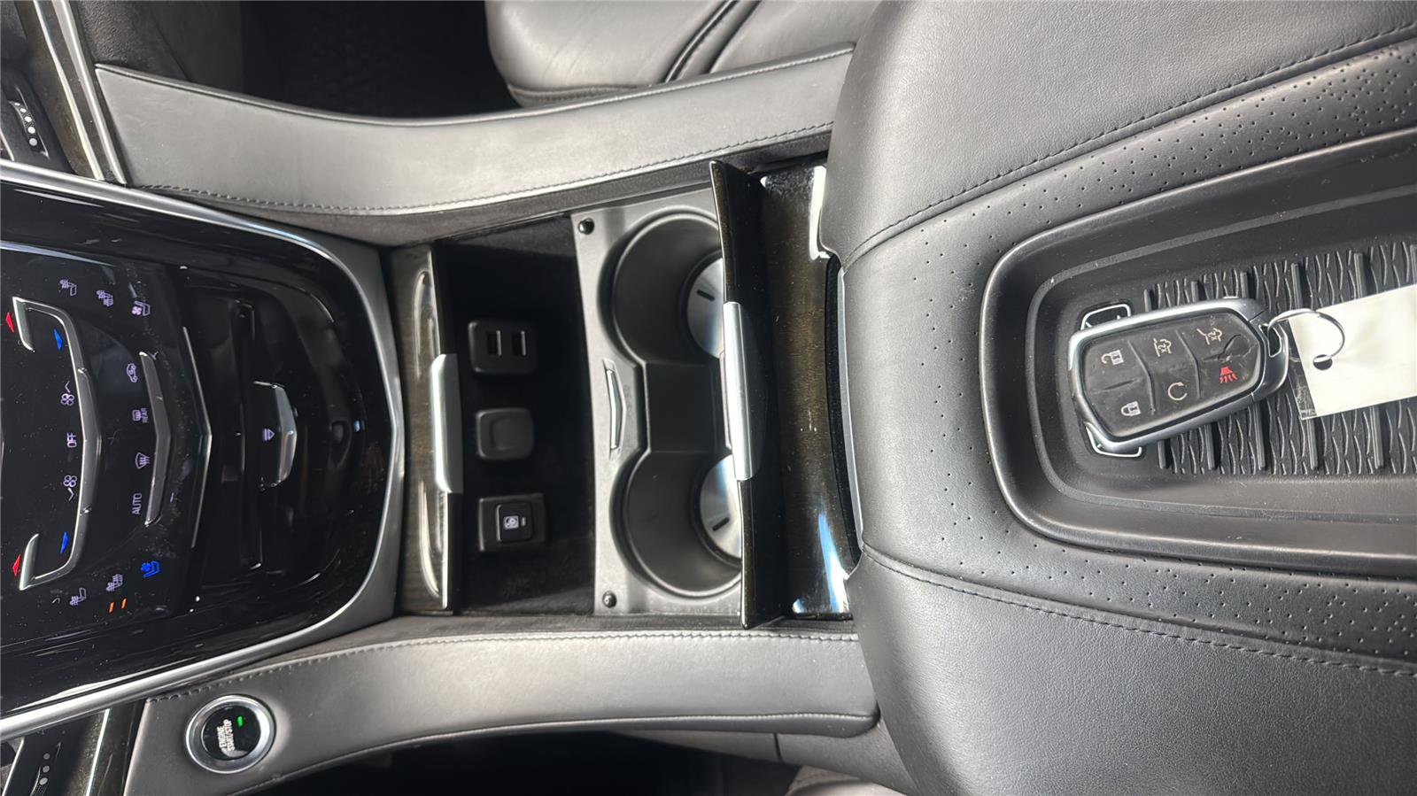 Used 2020 Cadillac Escalade Platinum w/ Escalade Sport Edition AWD/4WD image 23