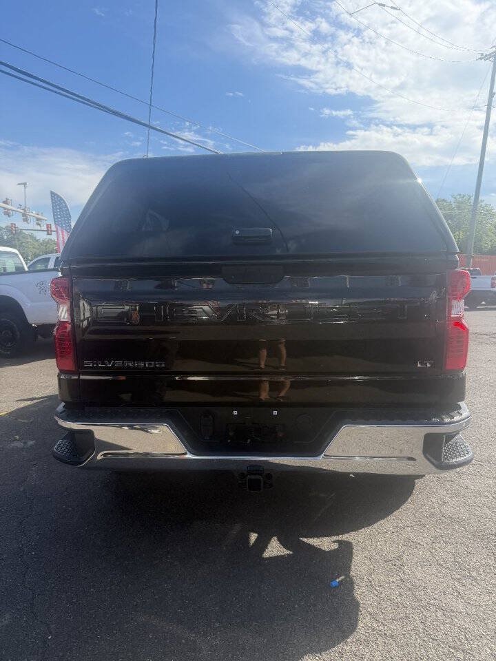 Used 2019 Chevrolet Silverado 1500 LT w/ Convenience Package AWD/4WD image 17