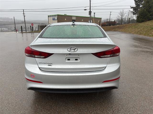 Used 2018 Hyundai Elantra SE w/ SE Connectivity Package 04 image 3