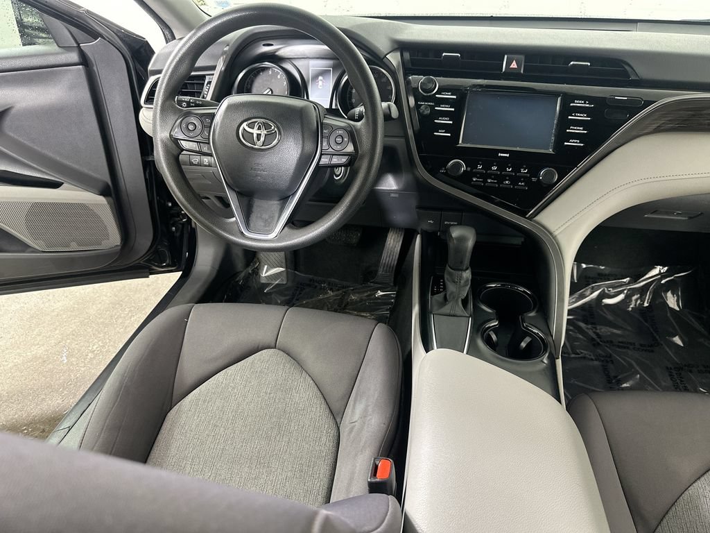 Used 2020 Toyota Camry LE FWD image 17