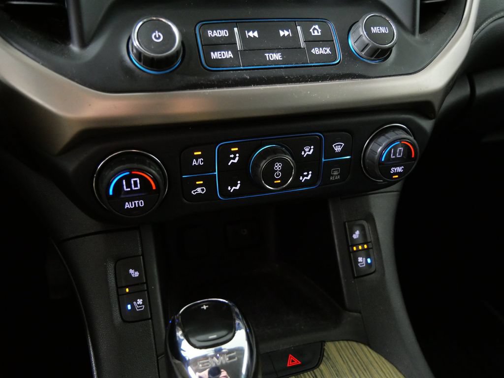 Used 2018 GMC Acadia Denali w/ Technology Package AWD/4WD image 29