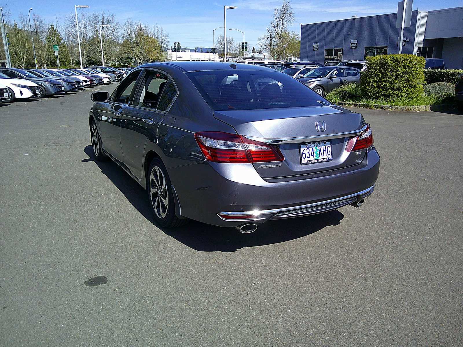 Used 2017 Honda Accord EX-L image 3