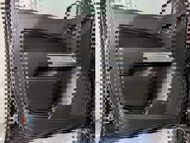 Used 2022 Chevrolet Colorado LT w/ LT Convenience Package image 17