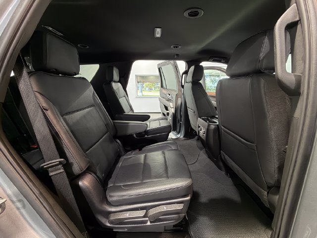 Used 2025 GMC Yukon Denali AWD/4WD image 14