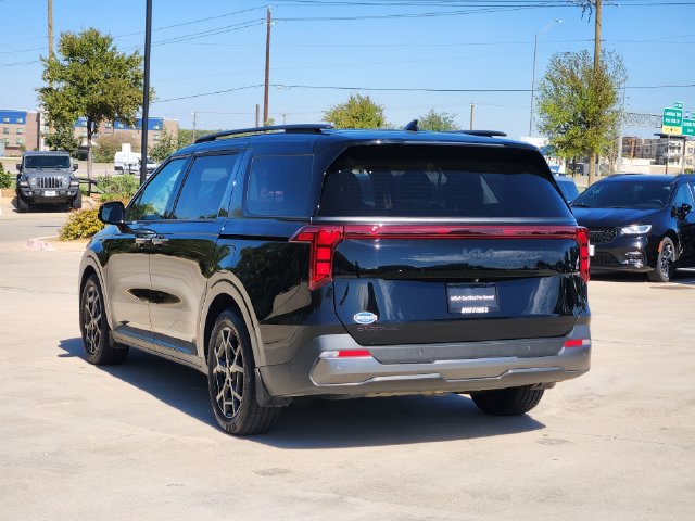 Certified 2026 Kia Carnival SX w/ SX Dark Edition Package FWD image 5
