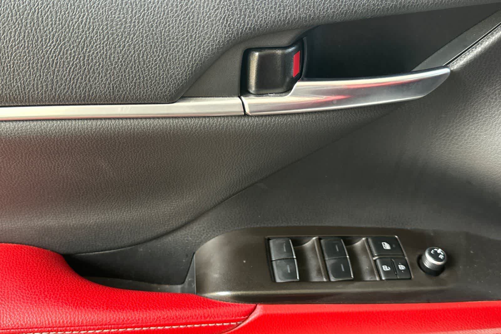 Used 2022 Toyota Camry XSE w/ Navigation Package FWD image 15