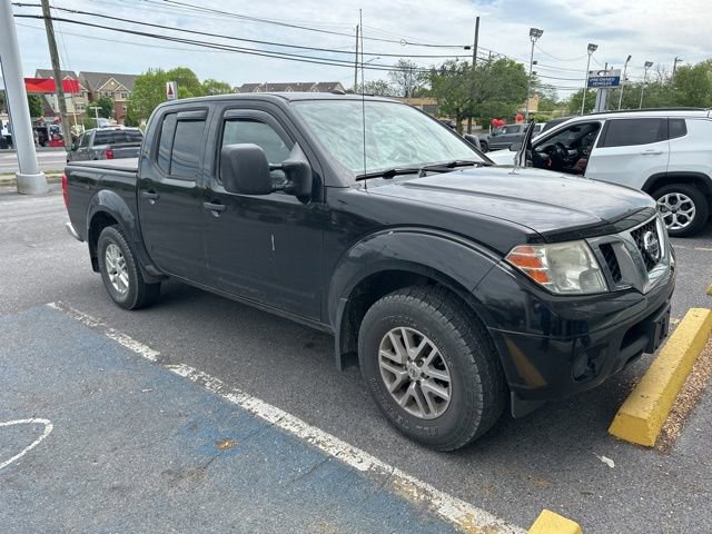 Used 2018 Nissan Frontier SV image 2